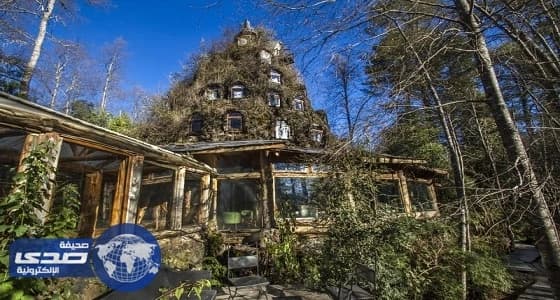 بالصور.. فندق البركان لعشاق الحمم الساخنة والقرود