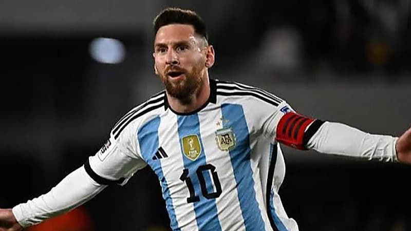 أنباء عن عودة ميسي إلى برشلونة مرة أخرى