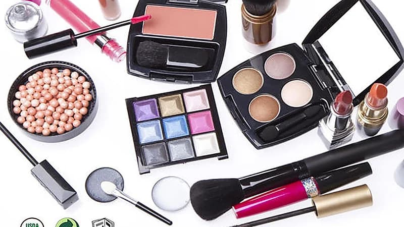 لسلامة بشرتك.. اعرفي معاني الرموز على عبوات مستحضرات التجميل