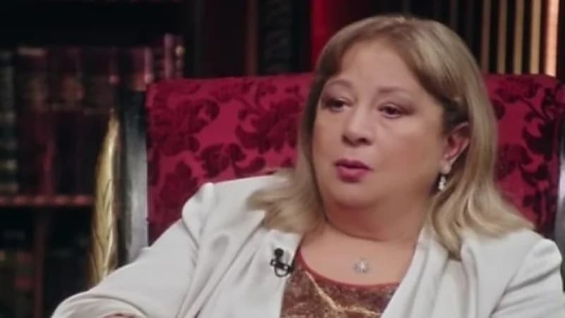 سمية الألفي تبكي وتعترف بندمها على طلاقها من فاروق الفيشاوي