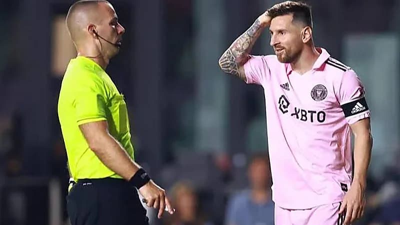 ميسي يخدع حكم مباراة إنتر ميامي وناشفيل في الدوري الأمريكي .. فيديو