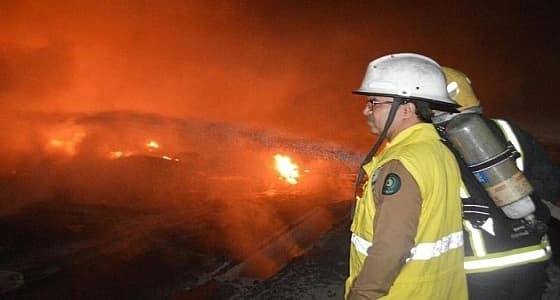 اشتعال حريق في مصنع إسفنج بجدة