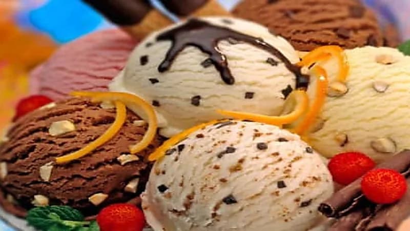 منها الآيس كريم.. أطعمة مفيدة لعلاج التهاب الحلق