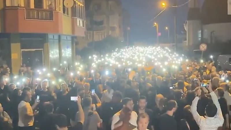 مسيرة شموع حزينة في طرابزون حدادًا على امرأة قتلت على يد زوجها .. فيديو