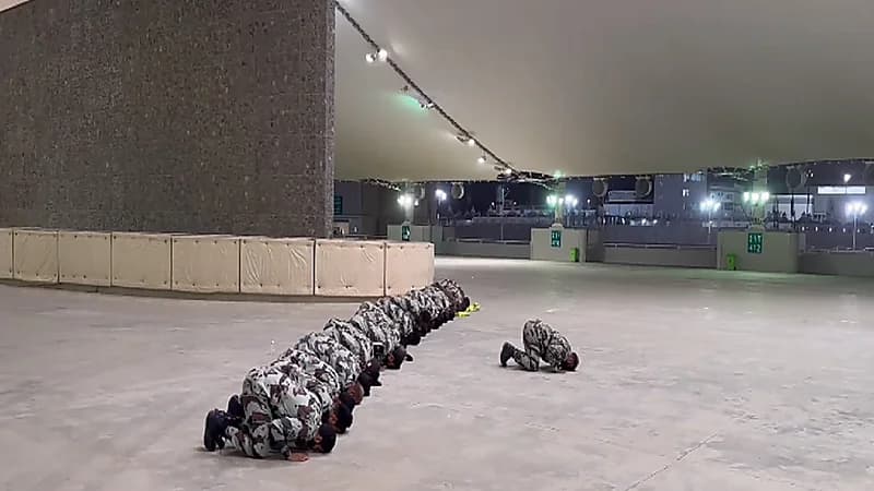 رجال الأمن يصلون بمنشآة الجمرات بمنى مترقبون وصول الحجاج..فيديو