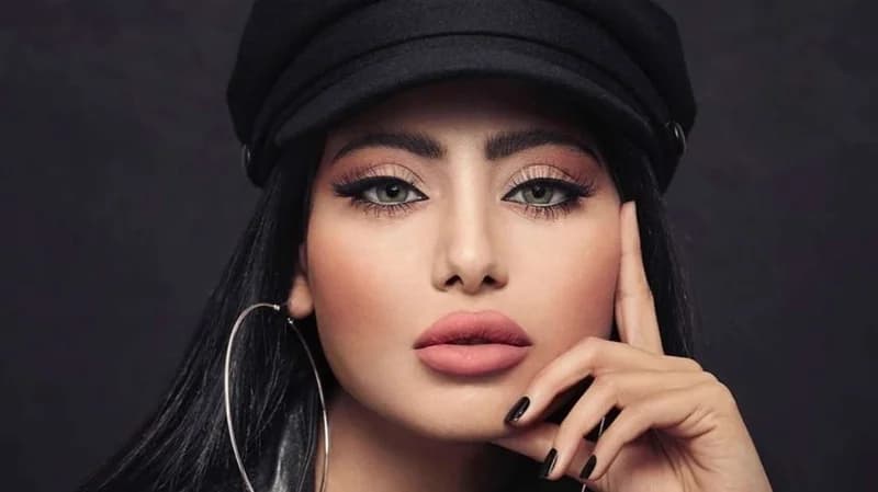 شيلاء سبت تستعرض سيارة باهظة الثمن تلقتها هدية في عيد ميلادها