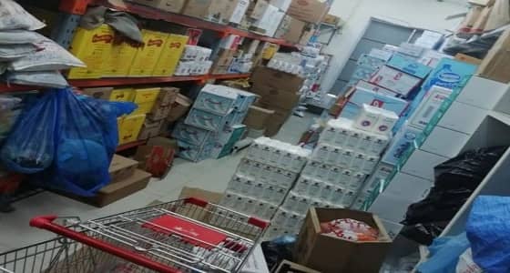 إغلاق 5 مراكز تسويق مخالفة واستبعاد 19 عامل بمكة