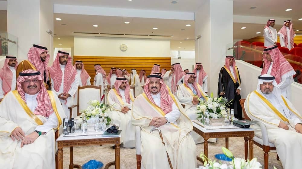 أمير الرياض يرعى كأس الأمير محمد بن سعود الكبير في سباقات الخيل .. صور