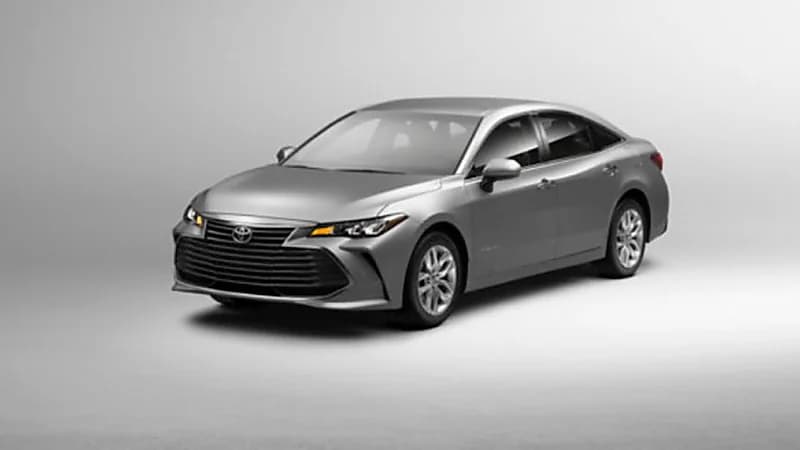 بالصور.. تويوتا ترفع النقاب عن سيارتها الجديدة أفالون موديل 2022