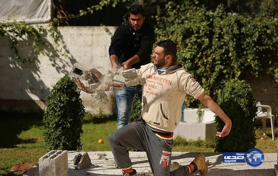 سيدة تفضح زوجها وعشيقته بنشر صور على "فيس بوك"