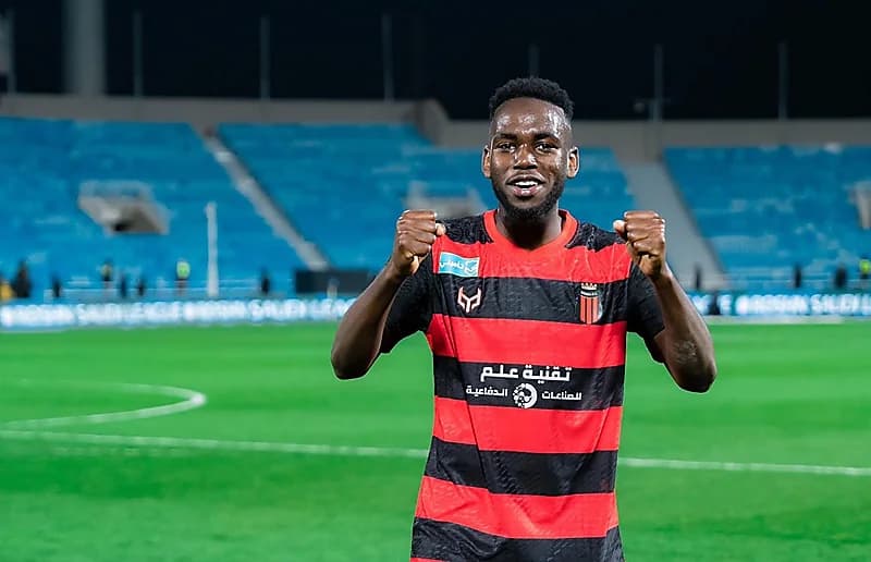 الشباب يحصل على موافقة سيرو وتمبكتي