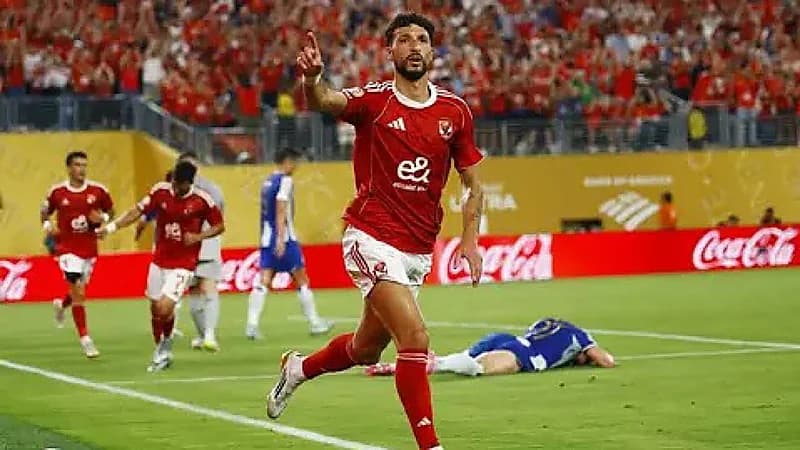 عروض مغرية لمهاجم الأهلي المصري