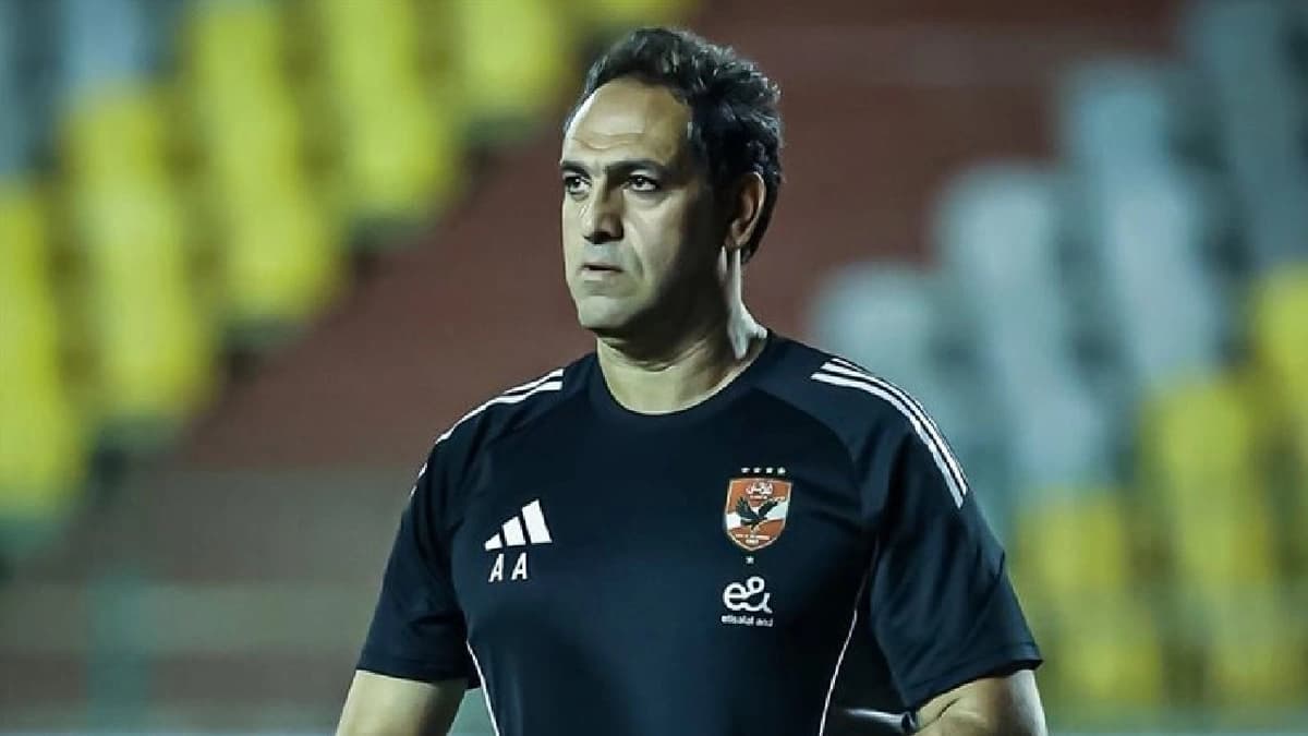 الأهلي المصري يعلن رحيل 3 من أعضاء جهازه الفني