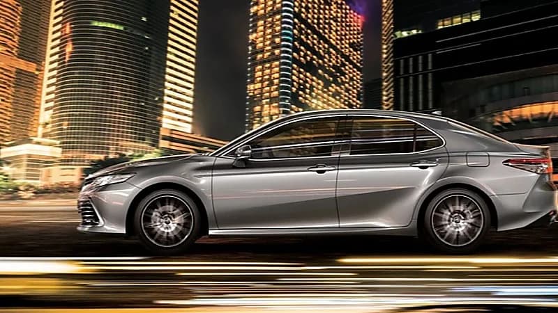 بالصور.. مواصفات سيارة تويوتا كامري 2022 في المملكة