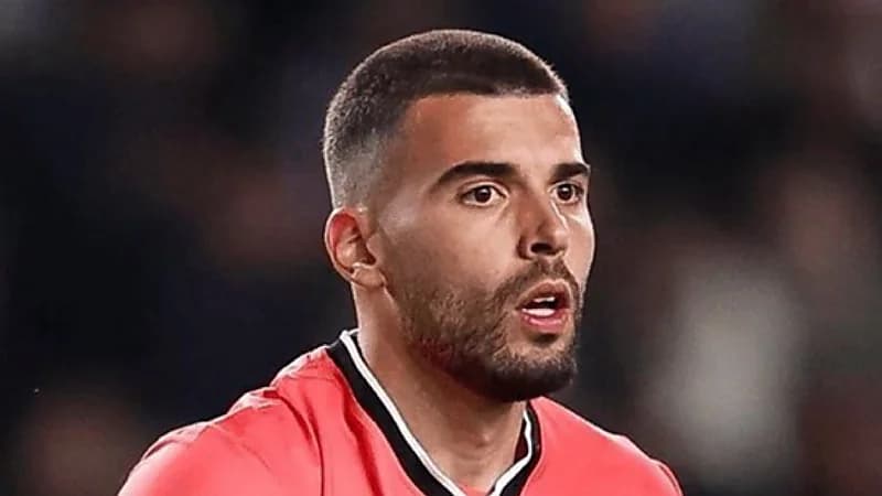 نيوم ينهي اتفاقه مع حارس ألميريا