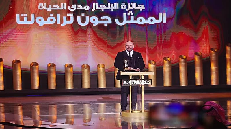 شاهد.. جون ترافولتا يوجه رسالة لـ شباب المملكة