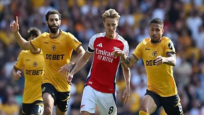 ريان آيت نوري يطيح برقمي محمد صلاح ومحرز بالدوري الإنجليزي .. فيديو