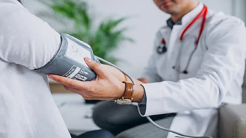 النمر: الوقاية من الأمراض المزمنة تبدأ من العيادة وتنتهي في المطبخ