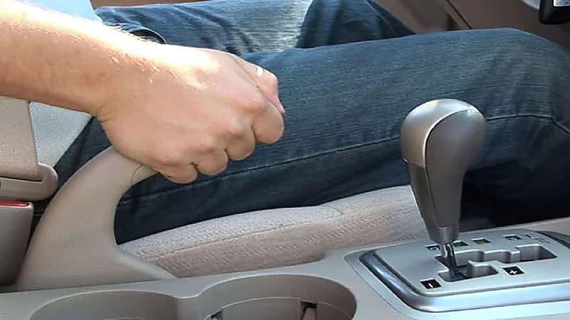 "التآكل والاعوجاج" من أسباب صدور أصوات مزعجة من فرامل السيارة