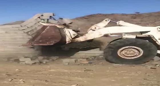 إزالة تعديات على 10 آلاف متر مربع بالطائف