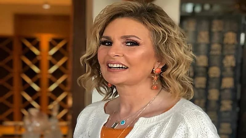 يسرا توجه رسالة مؤثرة لوالدتها: ربنا يجمعني بيكي على خير