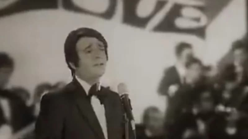 شاهد.. الحبيب يتقمص شخصية عبدالحليم حافظ في " ستوديو 22 " الساخر