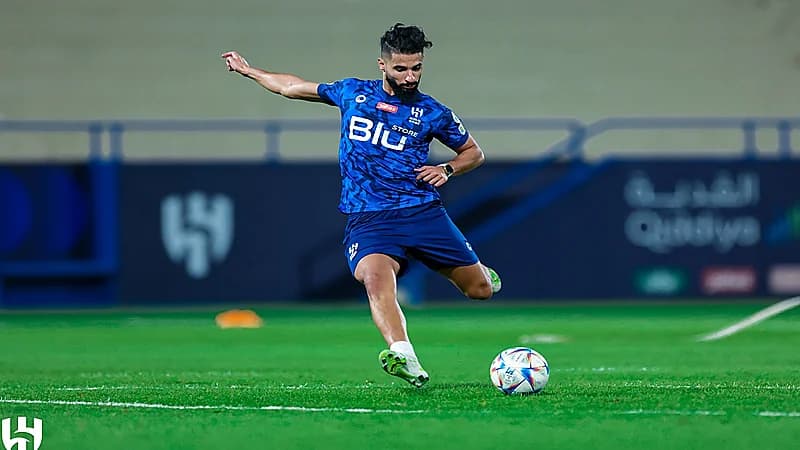العويس ينضم لتدريبات الهلال