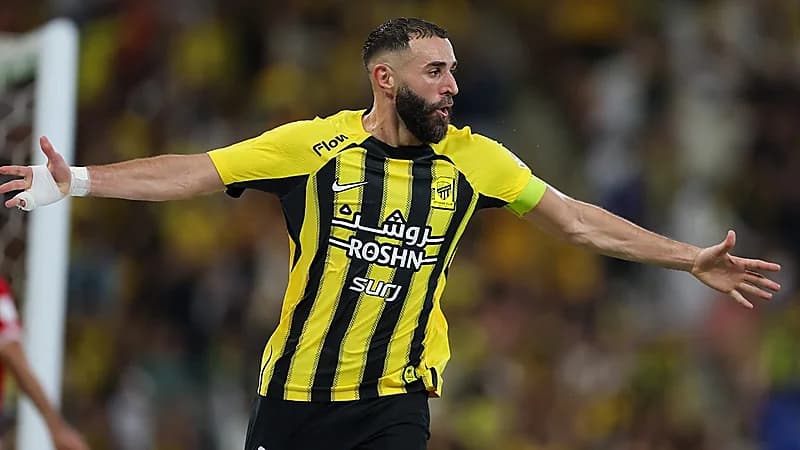 بنزيما يطمح للعودة إلى ريال مدريد