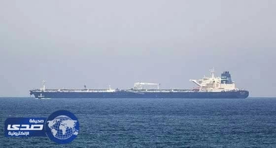 اطلاق قذائف صاروخية على ناقلة نفط قرب باب المندب