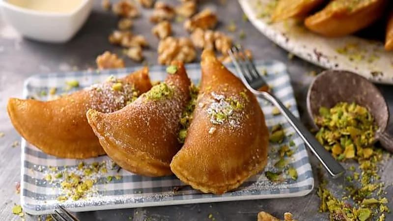 تاريح القطايف وأول من أعدها