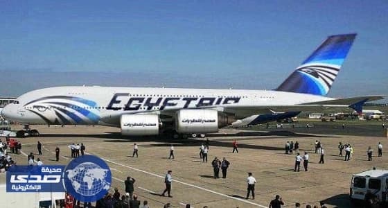 طوارئ في مطار القاهرة بعد العثور علي عبارة تهديد بحمام طائرة باريس