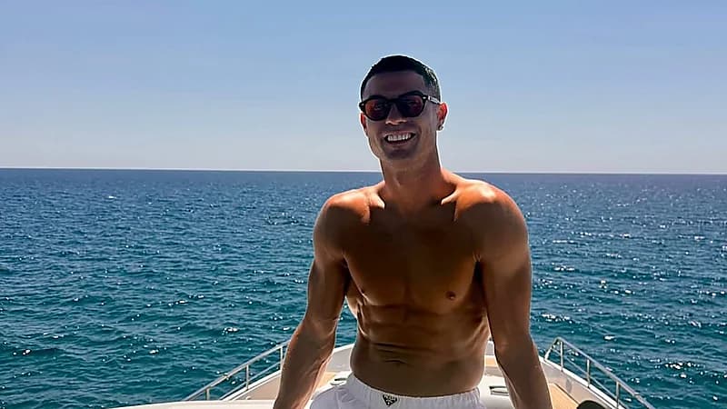 رونالدو يستمتع بعطلته الصيفية على متن يخته الفاخر