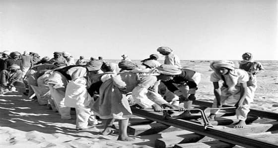 صور نادرة لعملية تركيب سكة حديد " الدمام- الرياض " قبل 70 عاما