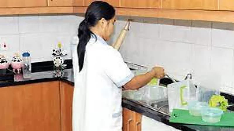 "مساند" تؤكد عدم استرداد رسوم التأشيرة بعد دخول العاملة المنزلية فترة التجربة