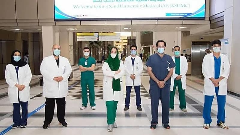 فريق طبي بالمدينة الطبية ينجح في إنقاذ فتاة تعاني من جلطات دماغية متكررة