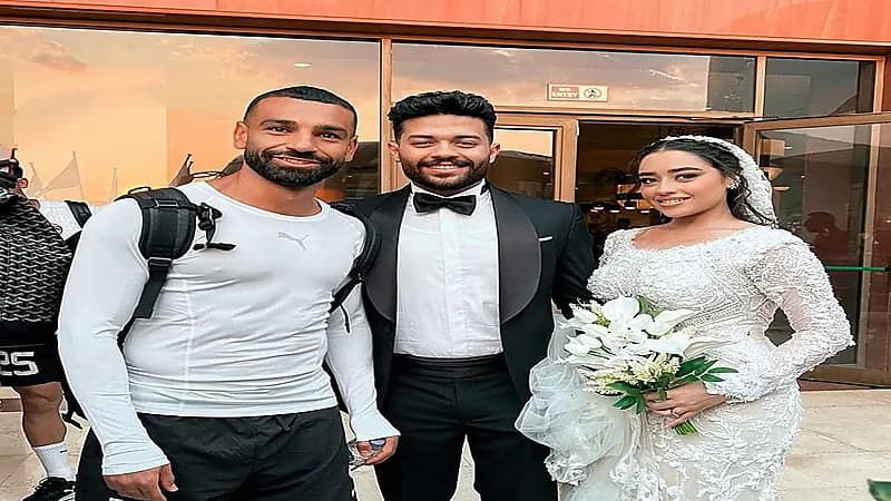 محمد صلاح يفاجئ عروسين أثناء جلسة التصوير