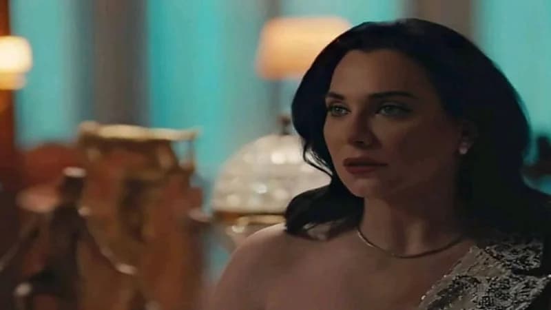 سلاف فواخرجي تتعرض لحادث وتفقد بصرها مؤقتاً