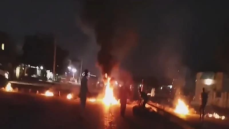 السودان.. انقطاع الاتصالات جراء اعتقال عدد من الوزراء