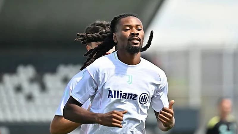 تورام يرفض عرضًا من دوري روشن ويفضل الاستمرار مع يوفنتوس
