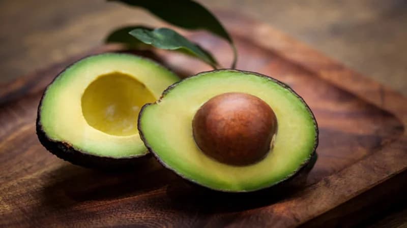 الافوكادو تساعد النساء على تقليل دهون البطن