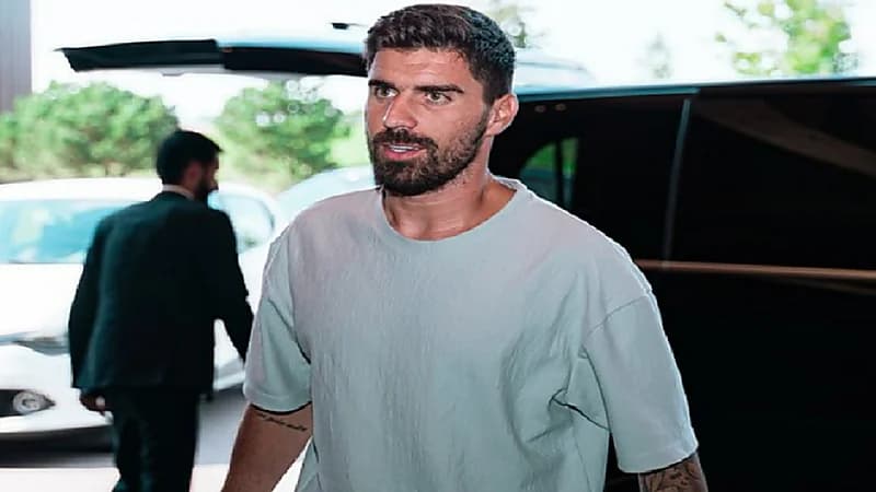 روبن يصل معسكر الهلال .. صور