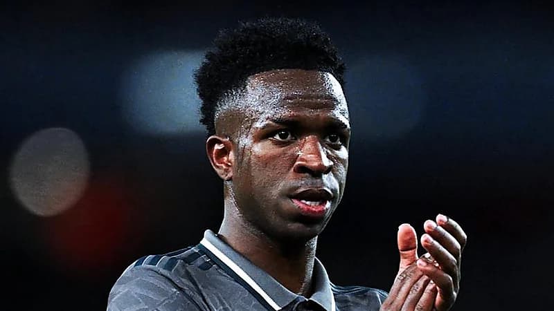 أندية روشن تصرف النظر عن التعاقد مع فينيسيوس جونيور