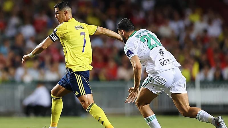 رونالدو يرفض استلام الميدالية الفضية .. صور