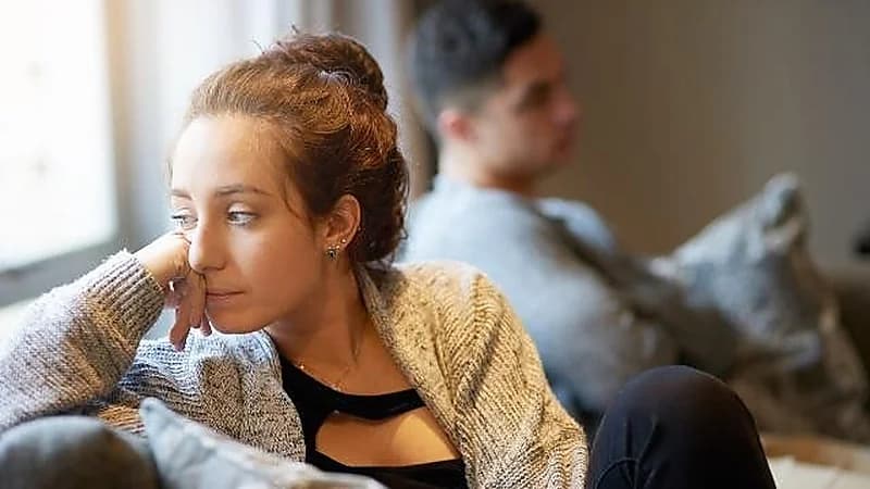 "الهدوء والابتعاد عن النقد" نصائح للتعامل مع شريك الحياة قليل الكلام