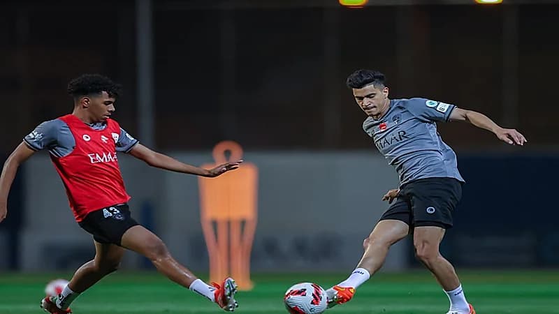 الهلال يجري مرانا اعتياديا استعدادا لمواجهة الاتفاق "صور"