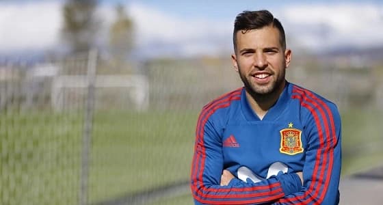 مدافع برشلونة: الفريق تحسن بعد رحيل نيمار