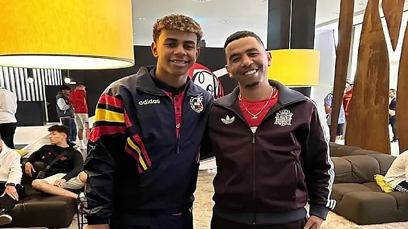 والد لامين جمال: أعاني من مرض الصرع وتعرضت للسرقة مرات عديد