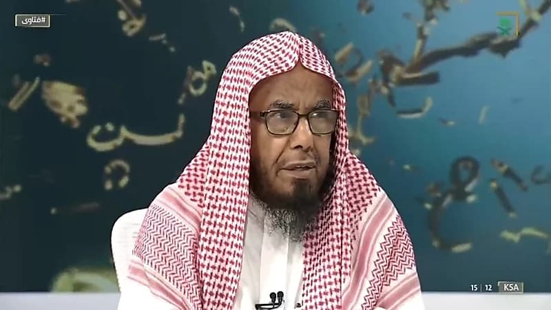 بالفيديو.. "المطلق" يوضح حكم من صلى دون أن يتوضأ من لحم الإبل