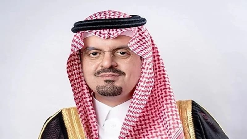 نائب أمير مكة يؤدي صلاة الميت على الأميرة عبطا بنت عبدالعزيز