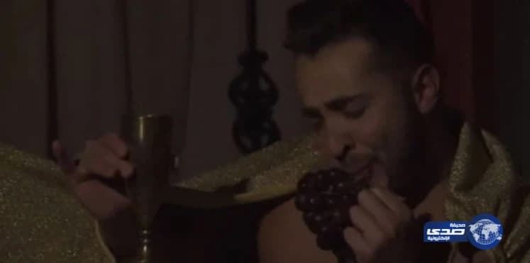 لاجئ سوري يمثل ويخرج فيلمًا إباحيًا